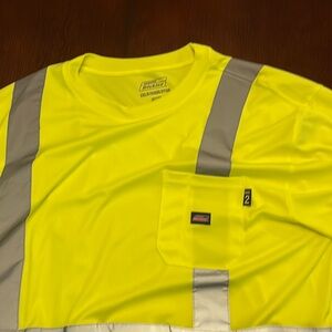Dickies men’s 2xl yellow safety shirt only wore once, looks new